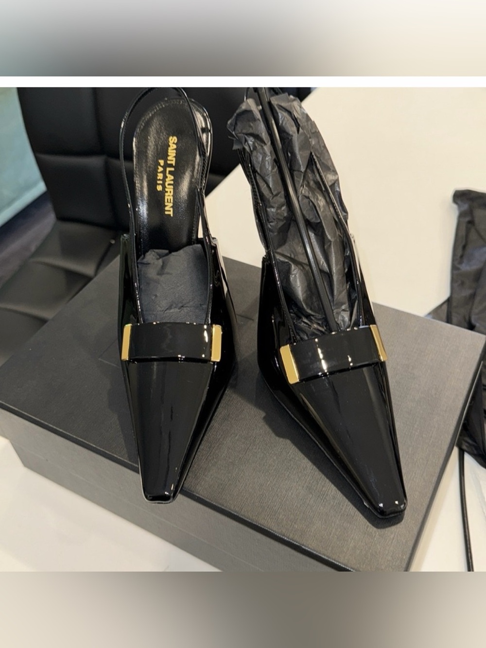 Saint Laurent Madame Singback
Pump in Nero